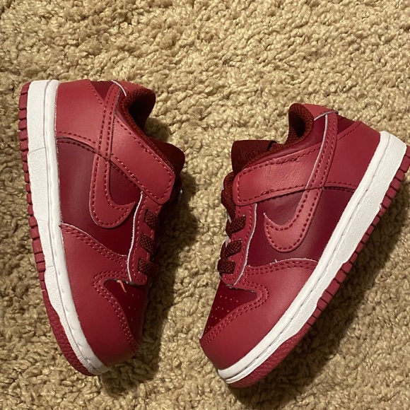 Nike Toddler 7C Team Red/ Sweet Beet Sneakers - Picture 1 of 6